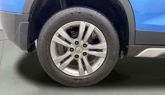 2016 Maruti Vitara Brezza ZDI PLUS DUAL TONE, Diesel, Manual, 93,327 km, Right Rear Wheel