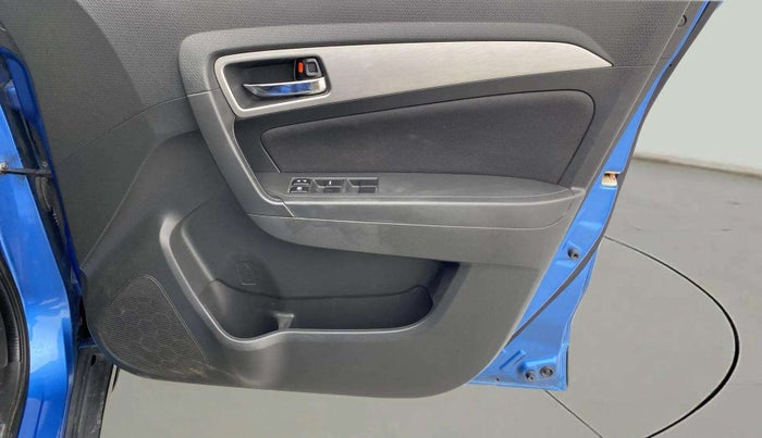 2016 Maruti Vitara Brezza ZDI PLUS DUAL TONE, Diesel, Manual, 93,327 km, Driver Side Door Panels Control