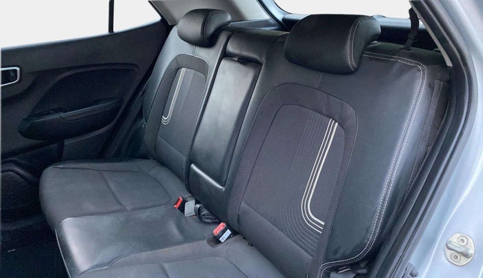 2021 Hyundai VENUE SX 1.0 (O) TURBO, Petrol, Manual, 36,680 km, Right Side Rear Door Cabin