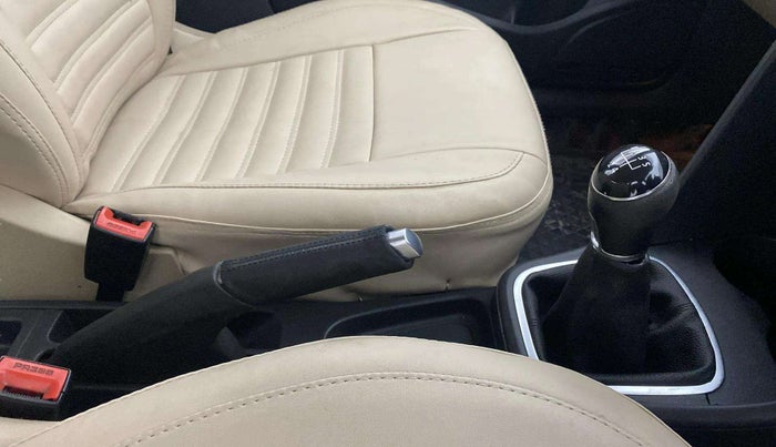 2014 Volkswagen Polo HIGHLINE1.2L, Petrol, Manual, 88,879 km, Gear Lever