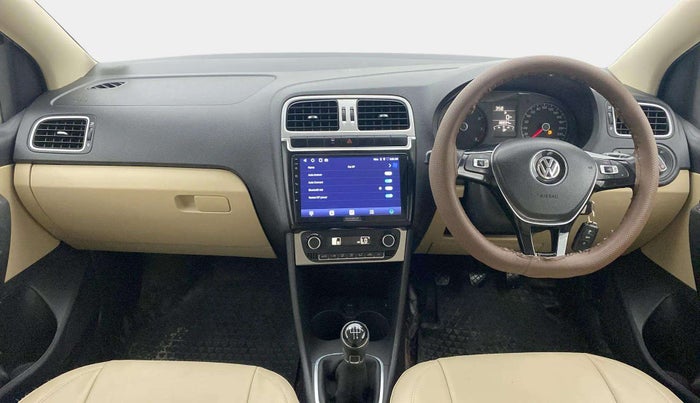 2014 Volkswagen Polo HIGHLINE1.2L, Petrol, Manual, 88,879 km, Dashboard