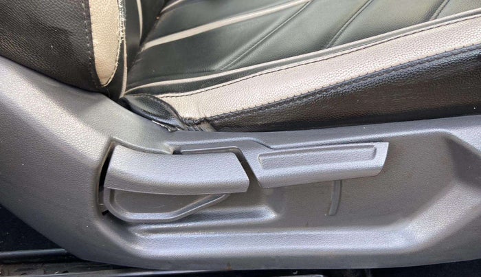 2022 Hyundai AURA S 1.2 CNG, CNG, Manual, 54,771 km, Driver Side Adjustment Panel