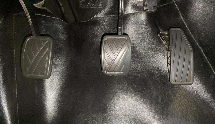 2021 Maruti Ertiga VXI CNG, CNG, Manual, 68,335 km, Pedals