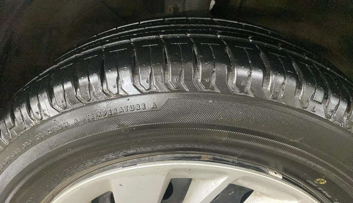2021 Maruti Ertiga VXI CNG, CNG, Manual, 68,335 km, Left Front Tyre Tread