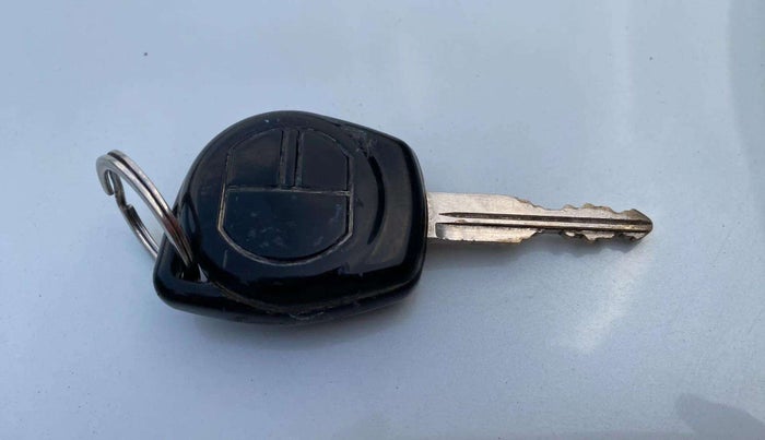 2020 Maruti Swift VXI, Petrol, Manual, 69,526 km, Key Close Up