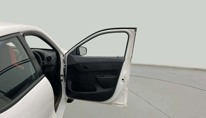 2022 Renault Kwid RXT 1.0 (O), Petrol, Manual, 4,784 km, RHS Front Door