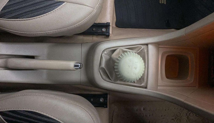 2015 Maruti Swift Dzire ZXI, Petrol, Manual, 83,487 km, Gear Lever