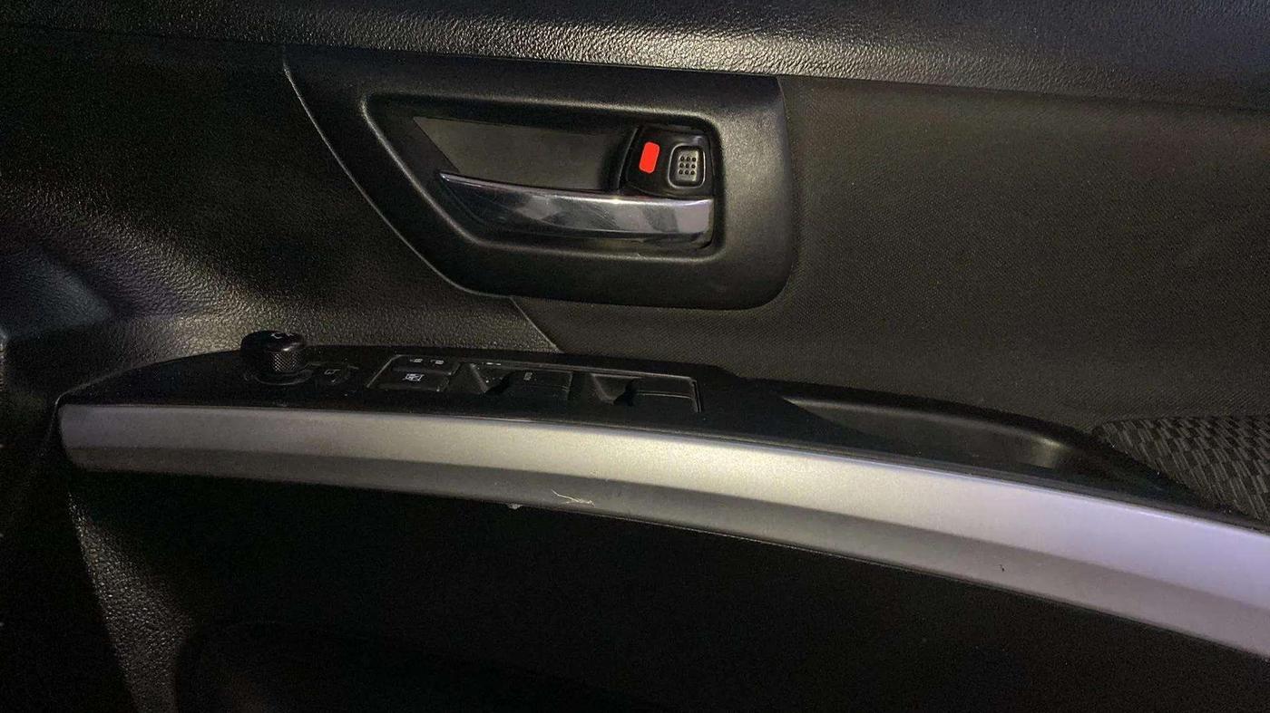 2018 Maruti S Cross ZETA 1.3, Diesel, Manual, 48,157 km, Driver Side Door Panels Control