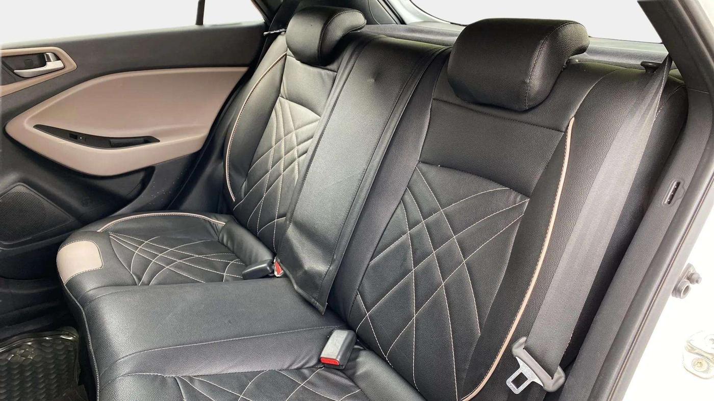 2020 Hyundai Elite i20 ASTA 1.2 (O), Petrol, Manual, 25,521 km, Right Side Rear Door Cabin