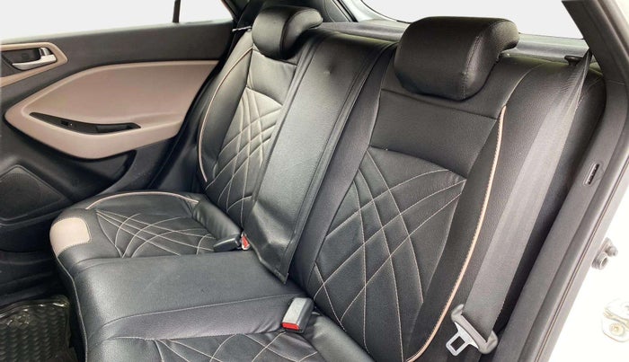 2020 Hyundai Elite i20 ASTA 1.2 (O), Petrol, Manual, 25,521 km, Right Side Rear Door Cabin