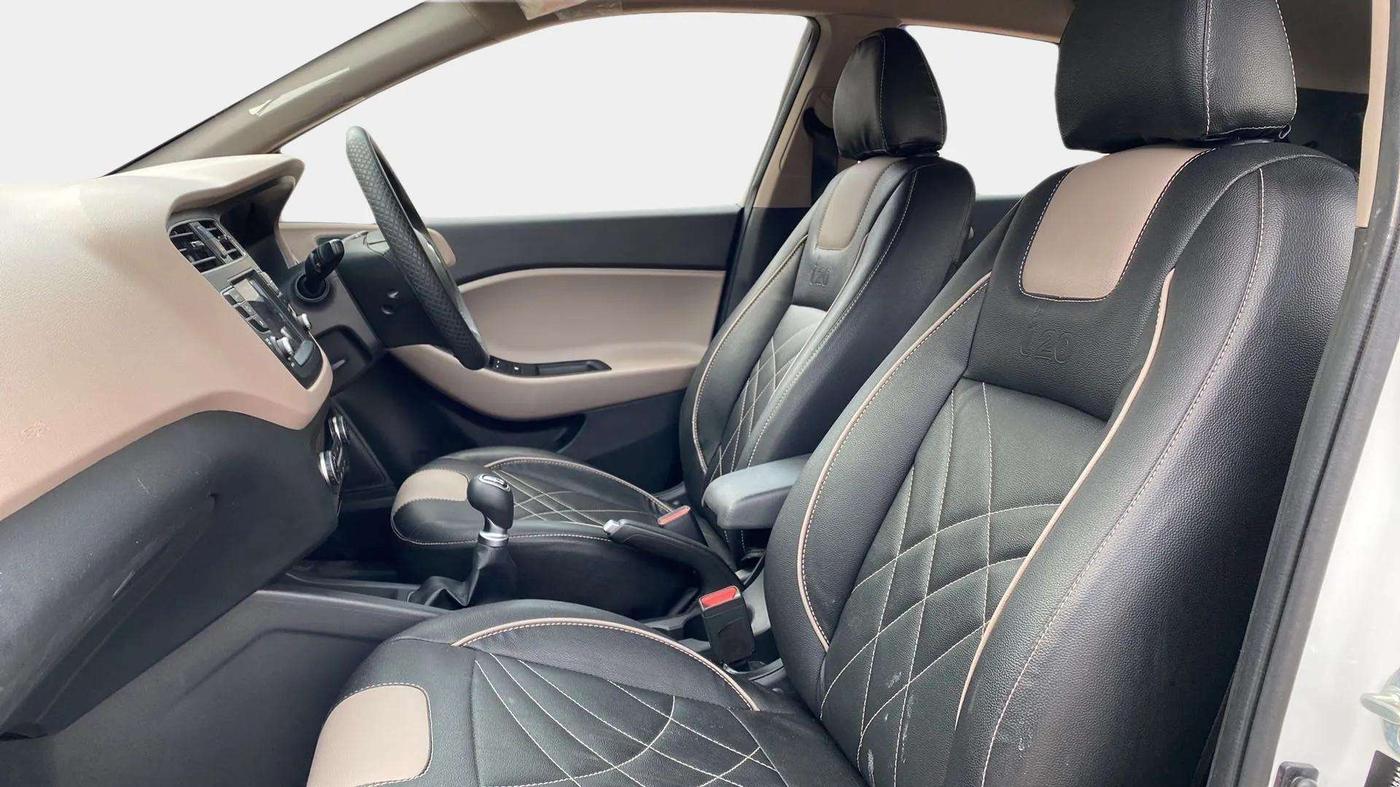 2020 Hyundai Elite i20 ASTA 1.2 (O), Petrol, Manual, 25,521 km, Right Side Front Door Cabin