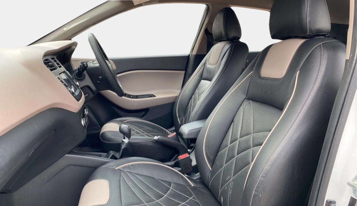 2020 Hyundai Elite i20 ASTA 1.2 (O), Petrol, Manual, 25,521 km, Right Side Front Door Cabin