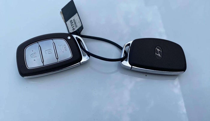 2020 Hyundai Elite i20 ASTA 1.2 (O), Petrol, Manual, 25,521 km, Key Close Up