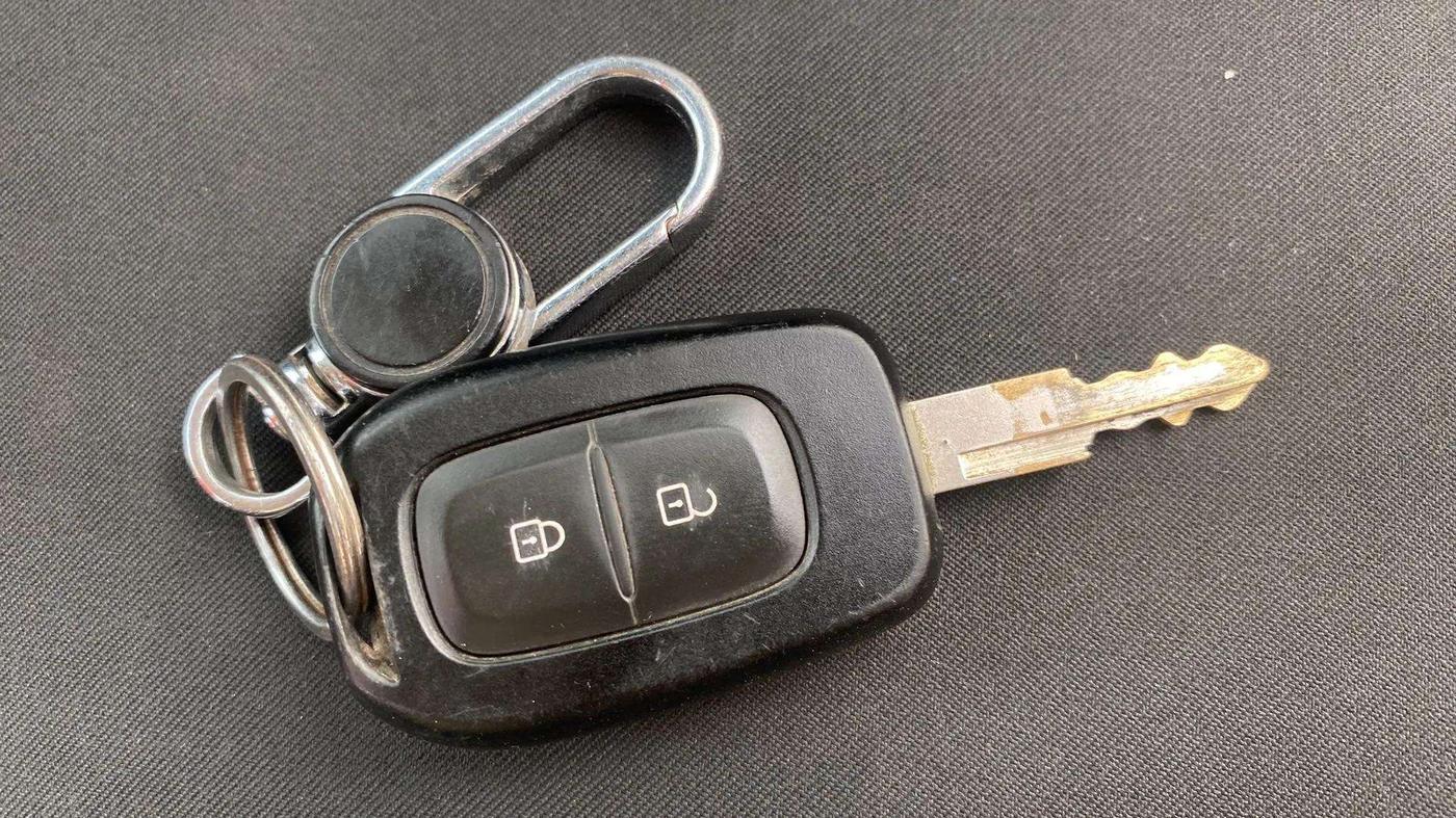 2021 Renault Kwid RXT 1.0 AMT (O), Petrol, Automatic, 30,050 km, Key Close Up