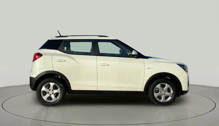 2022 Mahindra XUV300 W6 1.5 Sunroof Diesel, Diesel, Manual, 61,332 km, Right Side View