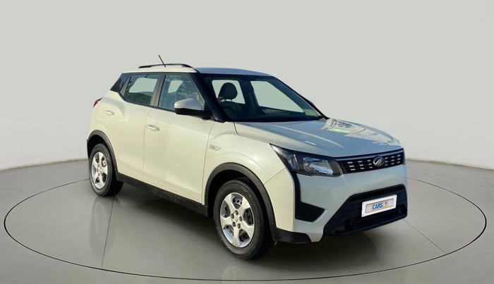 2022 Mahindra XUV300 W6 1.5 Sunroof Diesel, Diesel, Manual, 61,332 km, Right Front Diagonal