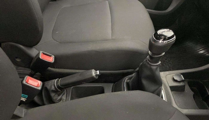 2019 Renault Kwid RXT 1.0 (O), Petrol, Manual, 22,520 km, Gear Lever