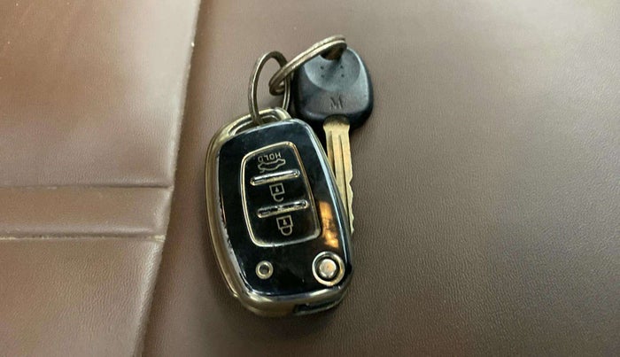 2019 Hyundai VENUE SX 1.0 TURBO, Petrol, Manual, 96,499 km, Key Close Up
