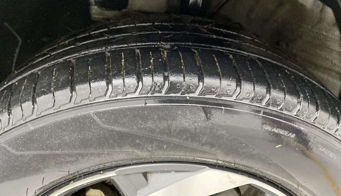 2019 Hyundai VENUE SX 1.0 TURBO, Petrol, Manual, 96,499 km, Left Front Tyre Tread