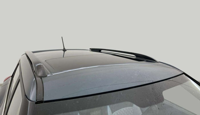 2021 Mahindra XUV300 W6 1.2 PETROL AMT, Petrol, Automatic, 45,332 km, Roof