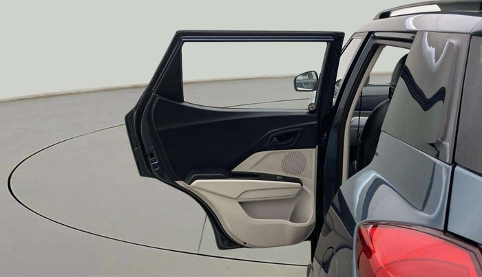 2021 Mahindra XUV300 W6 1.2 PETROL AMT, Petrol, Automatic, 45,332 km, LHS Rear Door
