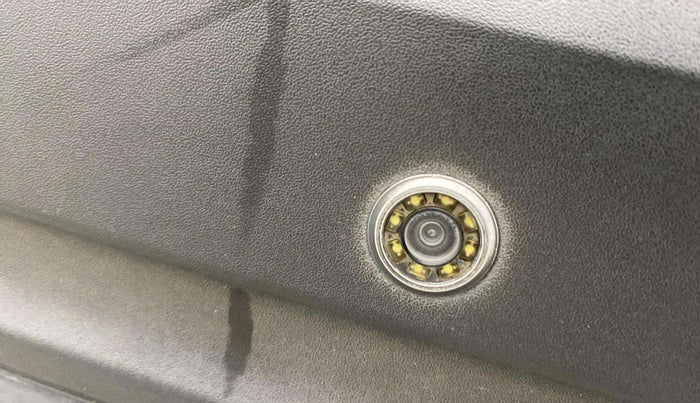 2021 Mahindra XUV300 W6 1.2 PETROL AMT, Petrol, Automatic, 45,332 km, Parking Camera