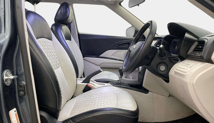 2021 Mahindra XUV300 W6 1.2 PETROL AMT, Petrol, Automatic, 45,332 km, Right Side Front Door Cabin