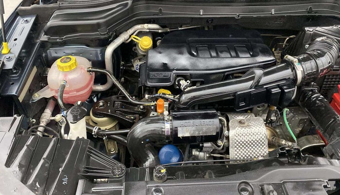 2021 Mahindra XUV300 W6 1.2 PETROL AMT, Petrol, Automatic, 45,332 km, Engine View - Right