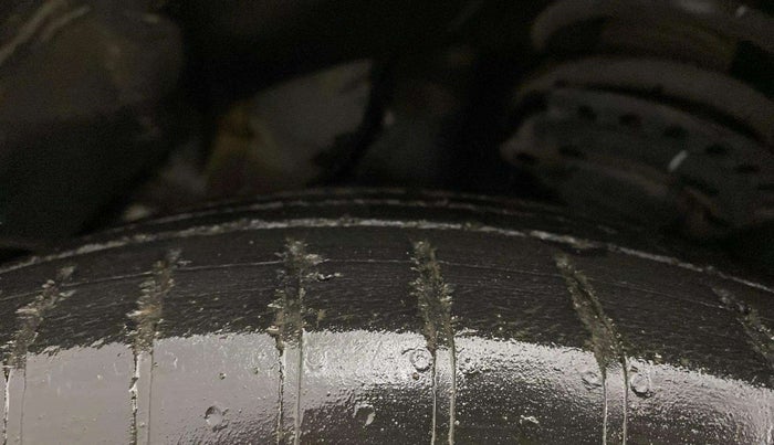 2021 Mahindra XUV300 W6 1.2 PETROL AMT, Petrol, Automatic, 45,332 km, Left Rear Tyre Tread