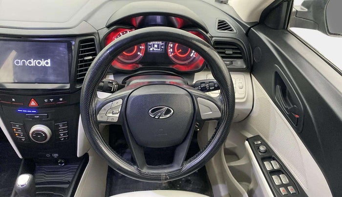 2021 Mahindra XUV300 W6 1.2 PETROL AMT, Petrol, Automatic, 45,332 km, Steering Wheel Close Up