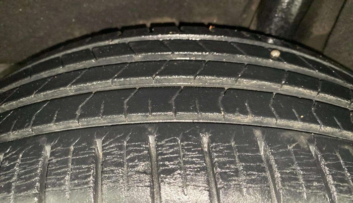 2017 Maruti Baleno ALPHA PETROL 1.2, Petrol, Manual, 22,477 km, Left Rear Tyre Tread
