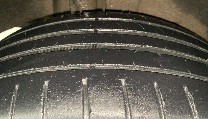 2017 Maruti Baleno ALPHA PETROL 1.2, Petrol, Manual, 22,477 km, Right Rear Tyre Tread
