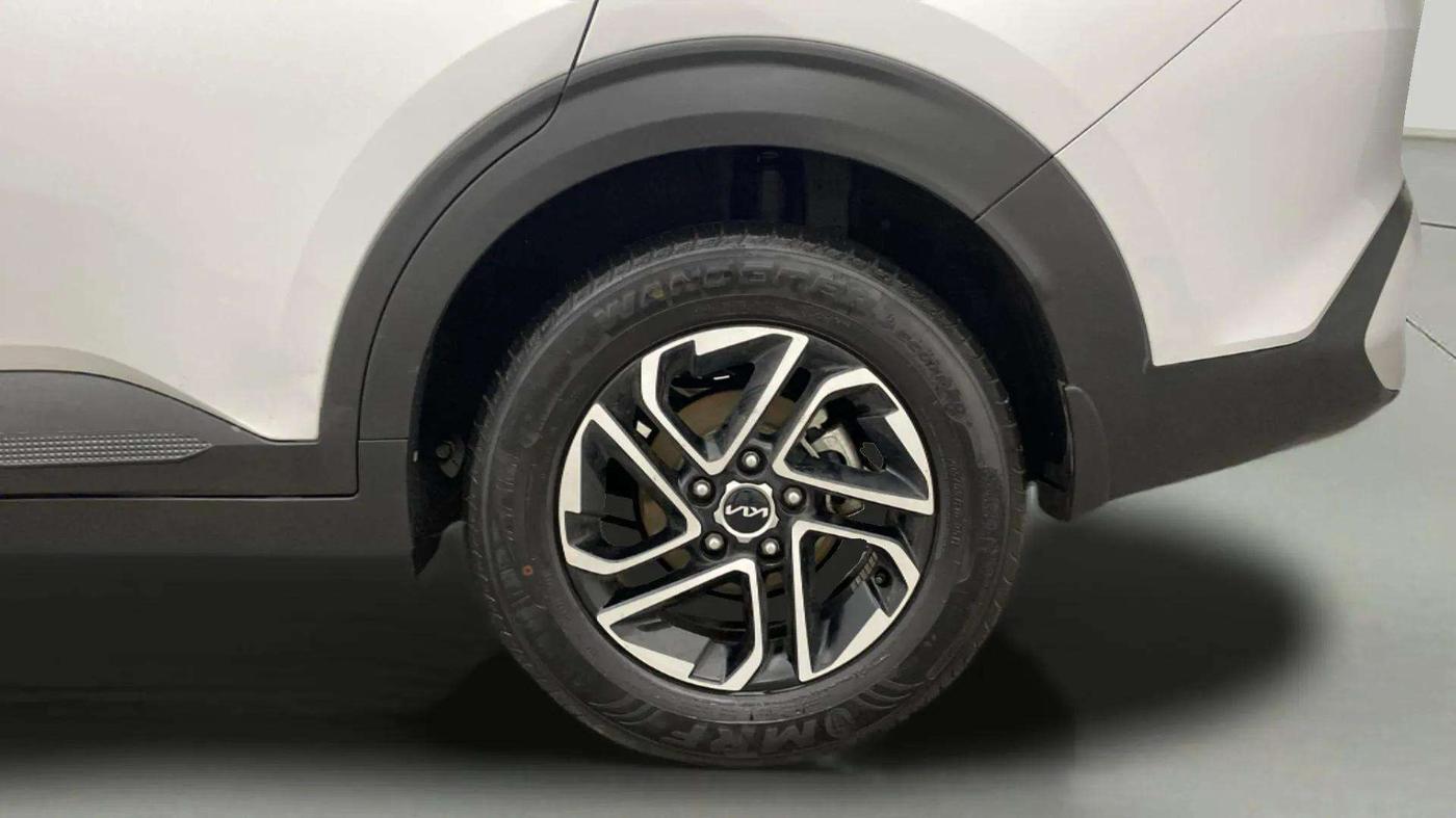 2024 KIA CARENS  PRESTIGE PLUS 1.5 TURBO PETROL IMT 7 STR , Petrol, Manual, 7,516 km, Left Rear Wheel