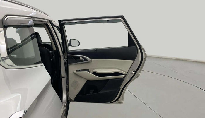 2024 KIA CARENS  PRESTIGE PLUS 1.5 TURBO PETROL IMT 7 STR , Petrol, Manual, 7,516 km, RHS Rear Door