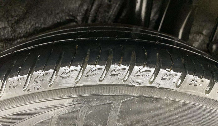 2020 KIA SONET HTX 1.5, Diesel, Manual, 77,406 km, Left Rear Tyre Tread