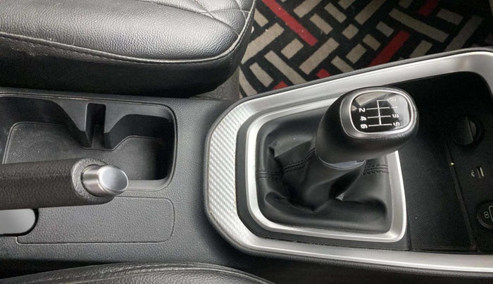 2020 KIA SONET HTX 1.5, Diesel, Manual, 77,406 km, Gear Lever