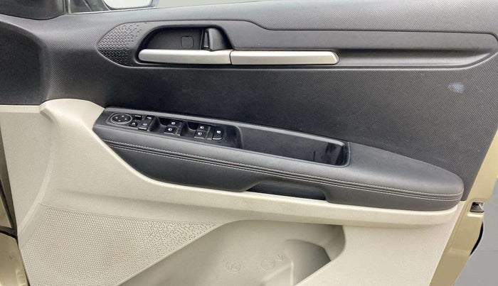 2020 KIA SONET HTX 1.5, Diesel, Manual, 77,406 km, Driver Side Door Panels Control