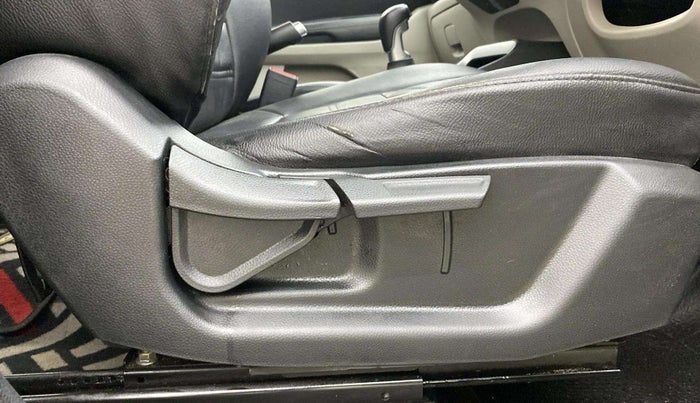 2020 KIA SONET HTX 1.5, Diesel, Manual, 77,406 km, Driver Side Adjustment Panel