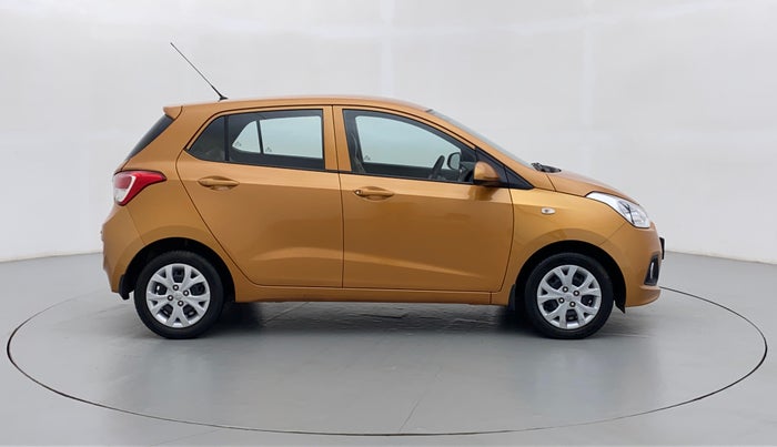 2016 Hyundai Grand i10 MAGNA 1.2 KAPPA VTVT, Petrol, Manual, 16,917 km, Right Side View