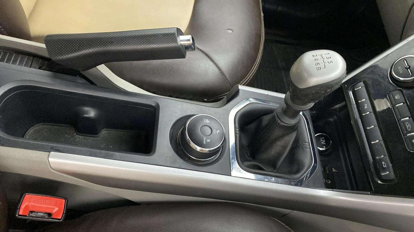2017 Tata NEXON XT PETROL, Petrol, Manual, 62,767 km, Gear Lever