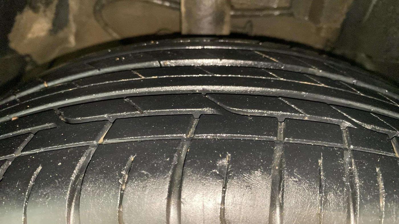 2017 Tata NEXON XT PETROL, Petrol, Manual, 62,767 km, Right Front Tyre Tread