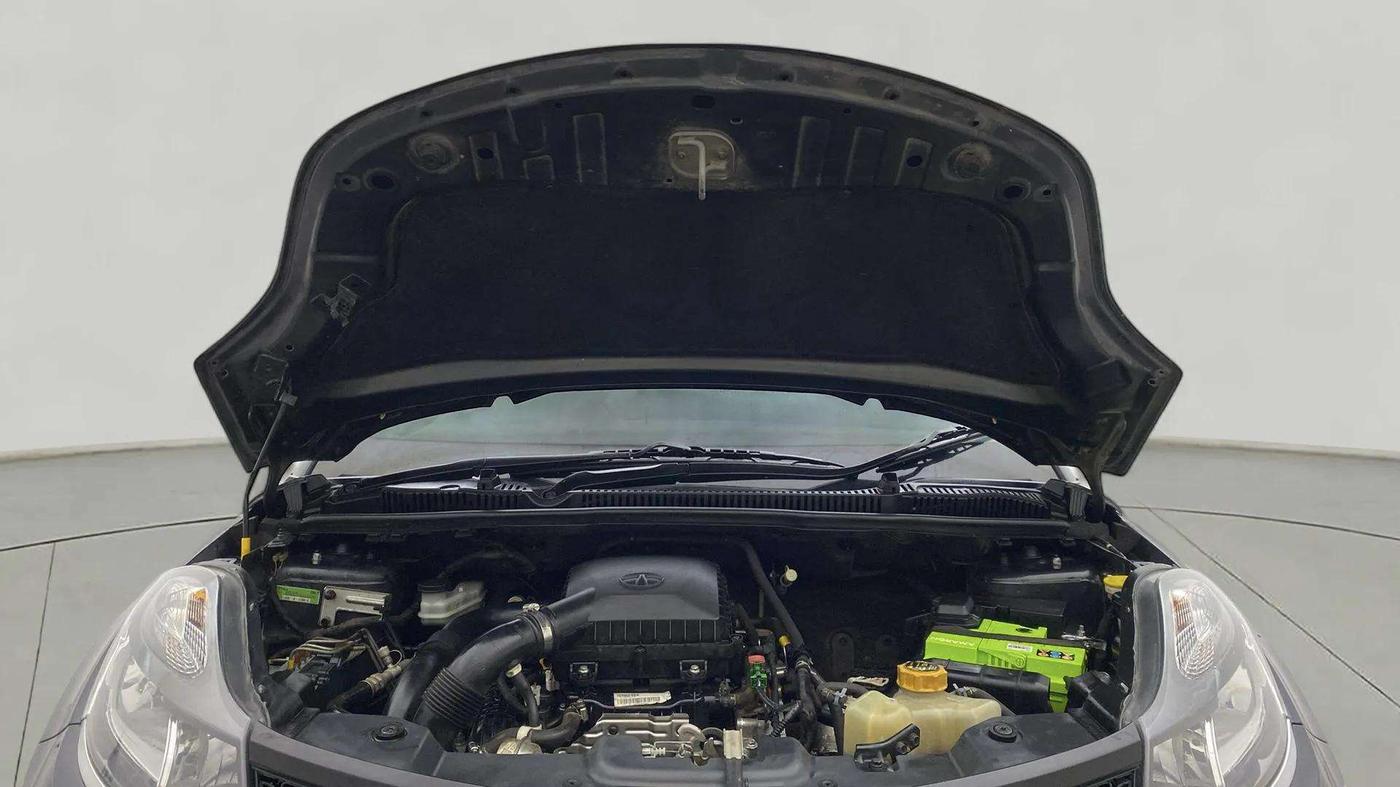 2017 Tata NEXON XT PETROL, Petrol, Manual, 62,767 km, Open Bonet