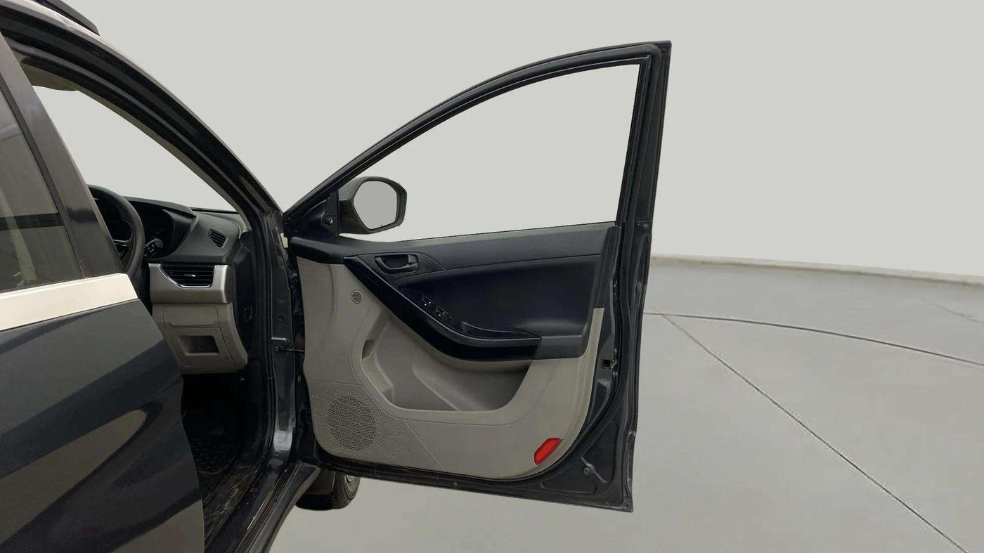 2017 Tata NEXON XT PETROL, Petrol, Manual, 62,767 km, RHS Front Door