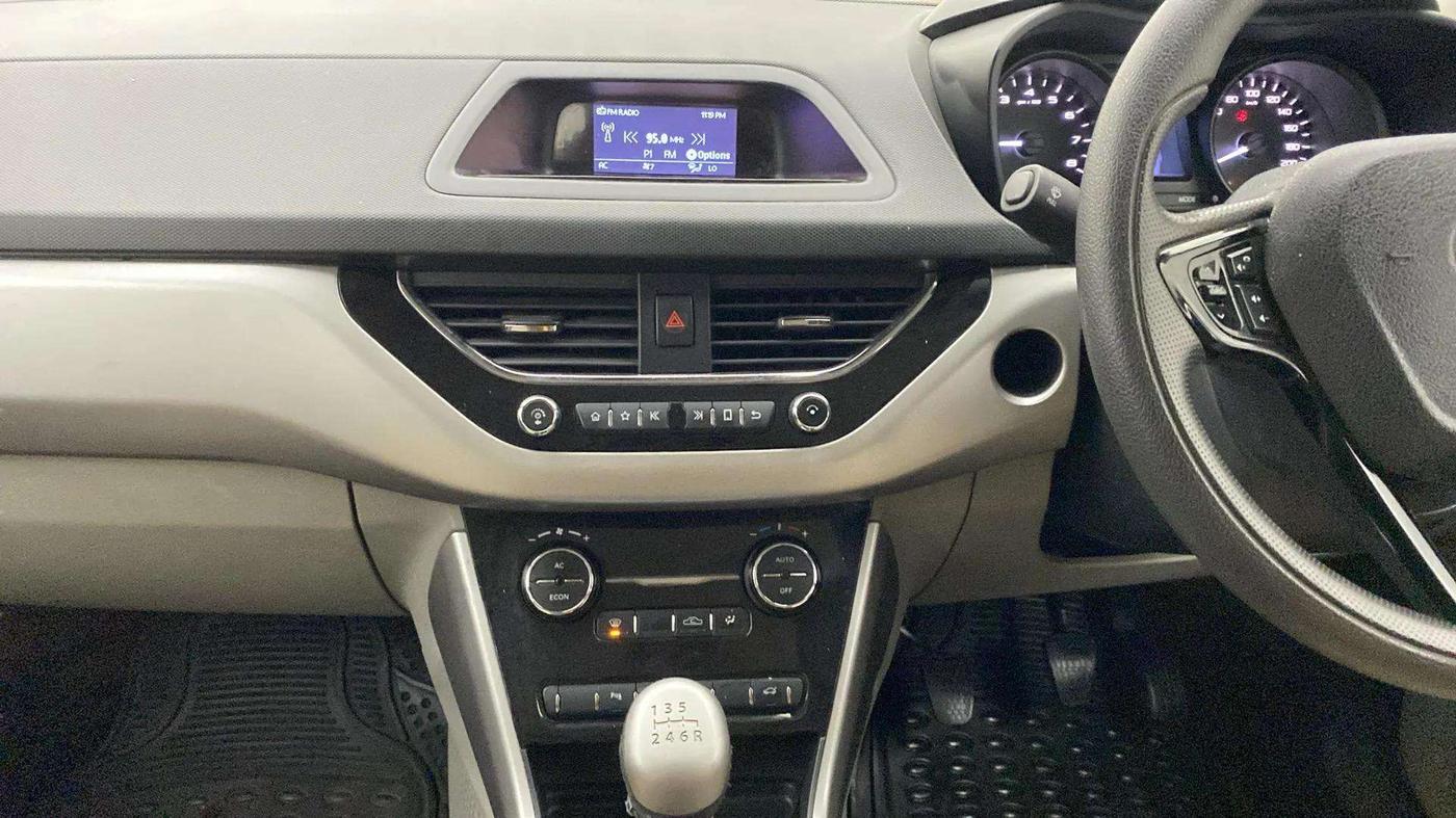 2017 Tata NEXON XT PETROL, Petrol, Manual, 62,767 km, Air Conditioner