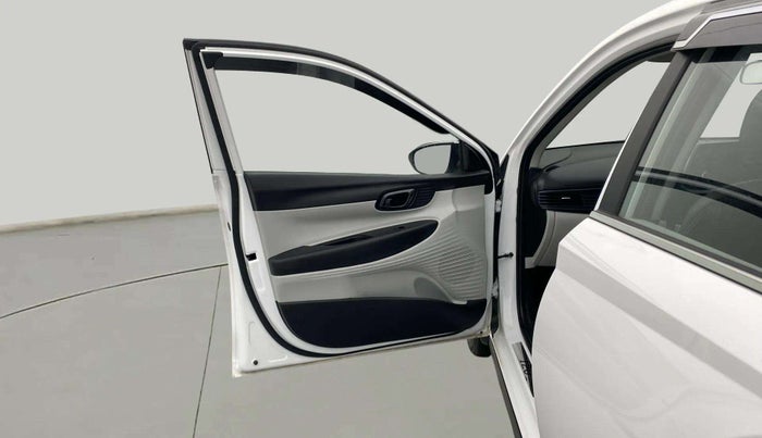 2024 Hyundai NEW I20 SPORTZ 1.2 MT, Petrol, Manual, 8,238 km, LHS Front Door