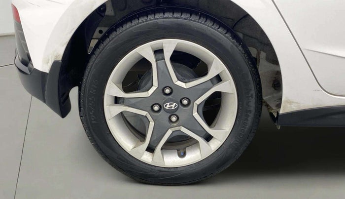 2024 Hyundai NEW I20 SPORTZ 1.2 MT, Petrol, Manual, 8,238 km, Right Rear Wheel