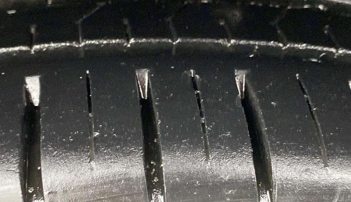 2019 Maruti Baleno ZETA PETROL 1.2, Petrol, Manual, 82,673 km, Left Front Tyre Tread