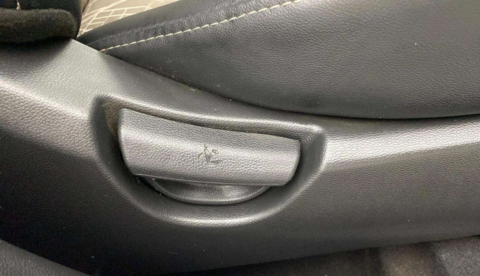 2019 Hyundai Grand i10 SPORTZ 1.2 KAPPA VTVT, Petrol, Manual, 55,039 km, Driver Side Adjustment Panel