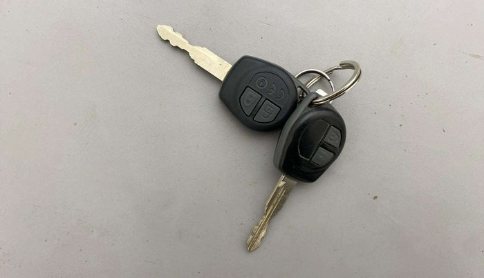 2014 Maruti Swift VXI, Petrol, Manual, 35,865 km, Key Close Up