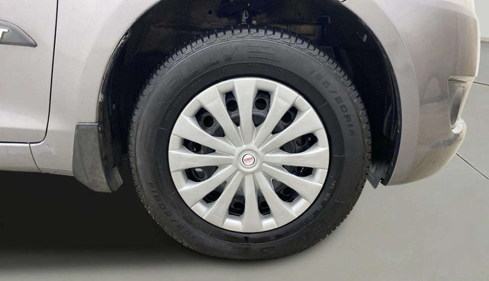 2014 Maruti Swift VXI, Petrol, Manual, 35,865 km, Right Front Wheel